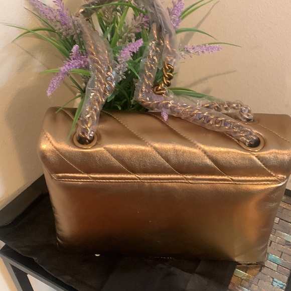 Kurt Geiger London Large Leather Soho Bag
KURT GEIGER - Picture 3 of 14